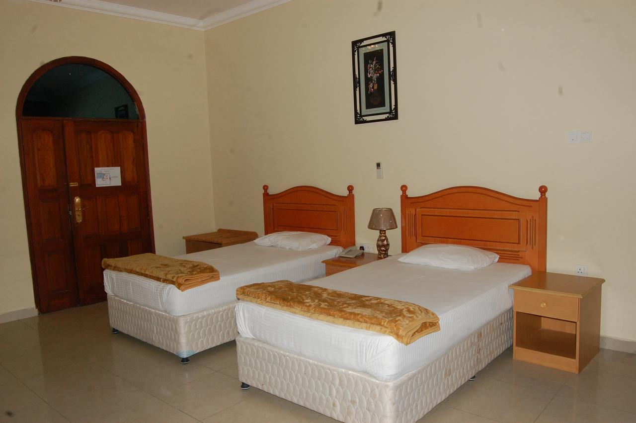 Al Amwaj Hotel Schardscha Exterior foto